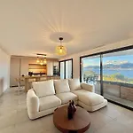 Vue Royal Palm A13 *