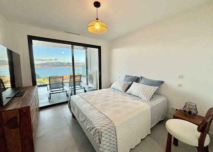 Vue Royal Palm A13 דירה