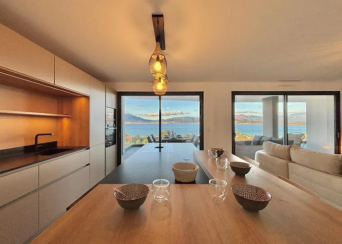 Vue Royal Palm A13 דירה