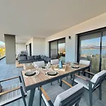 Vue Royal Palm A13
