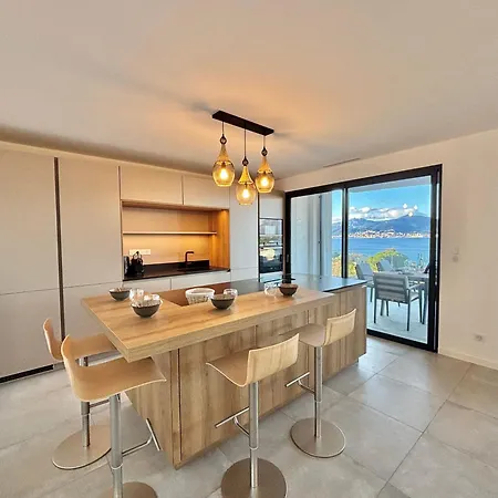 Vue Royal Palm A13