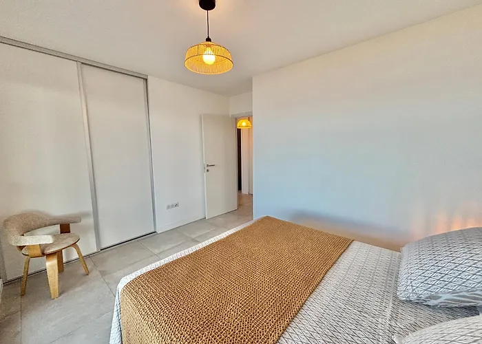 Vue Royal Palm A13 Apartment *