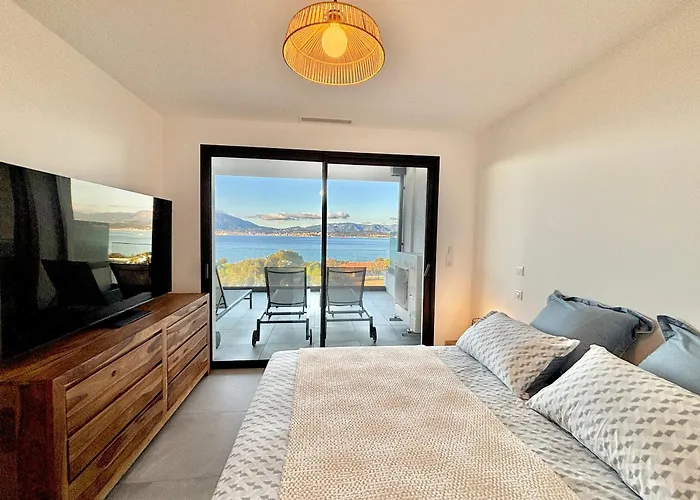 Vue Royal Palm A13 *