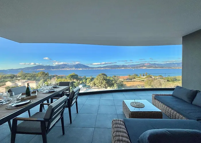 Vue Royal Palm A13 Apartment